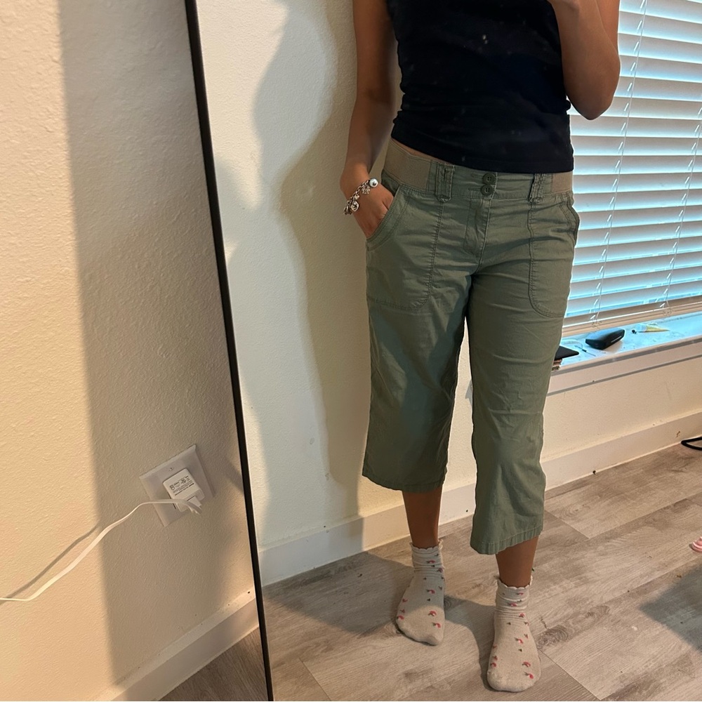 Green Cropped Pants